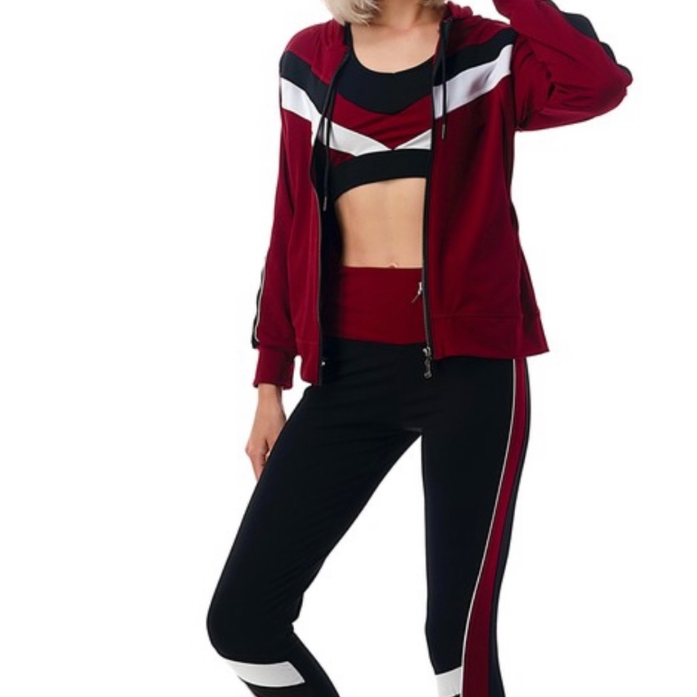 SOLD—-3pc Active Set